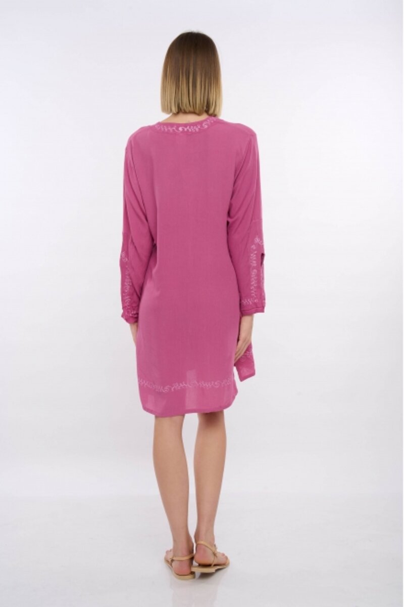 MINI DRESS WITH EMBROIDERY ON THE DECOLLETAGE AND THE SLEEVES