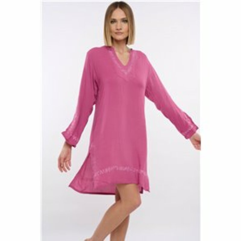 MINI DRESS WITH EMBROIDERY ON THE DECOLLETAGE AND THE SLEEVES