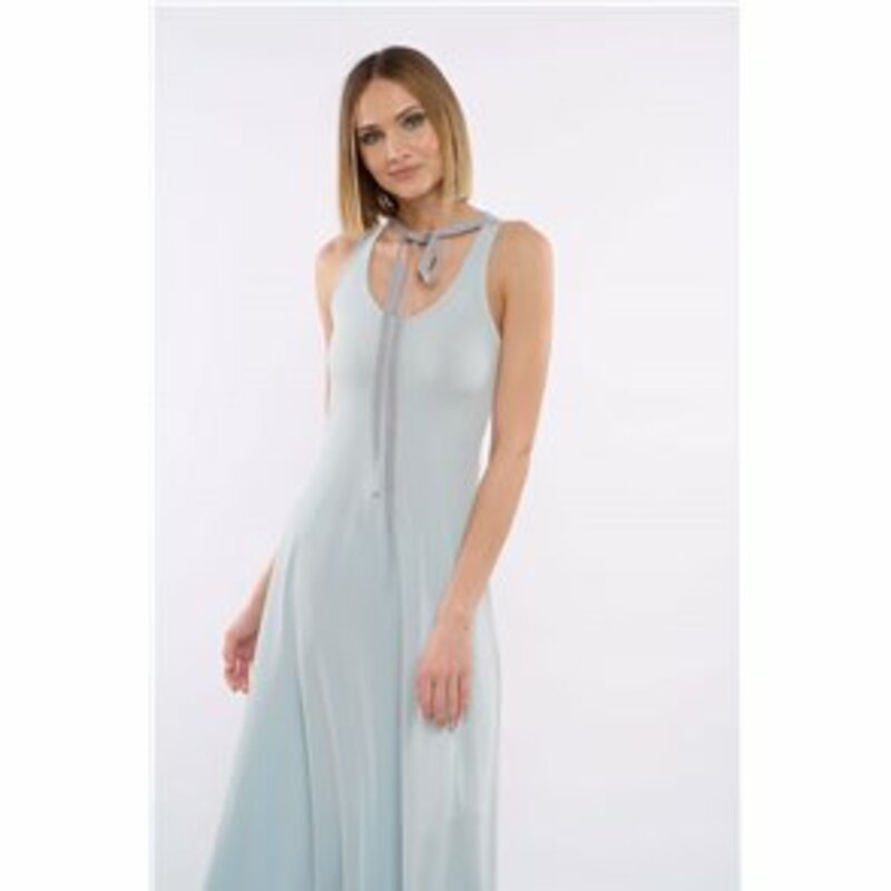 MAXI DRESS WITH TIE ON THE NECK