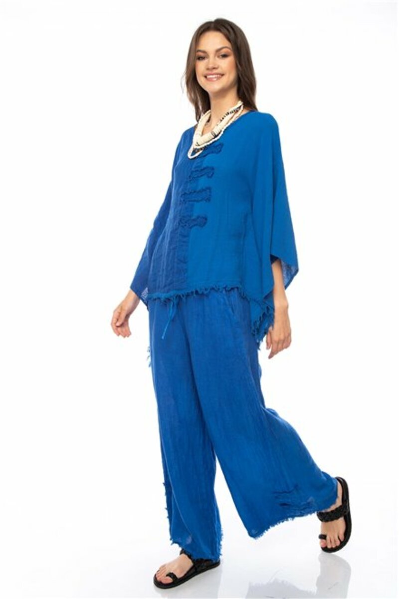 EMBROIDERED BLOUSE WITH ROUND NECKLINE.LINEN TROUSERS WITH AN ELASTIC DRAWSTRING WAISTBAND.FRONT POCKETS