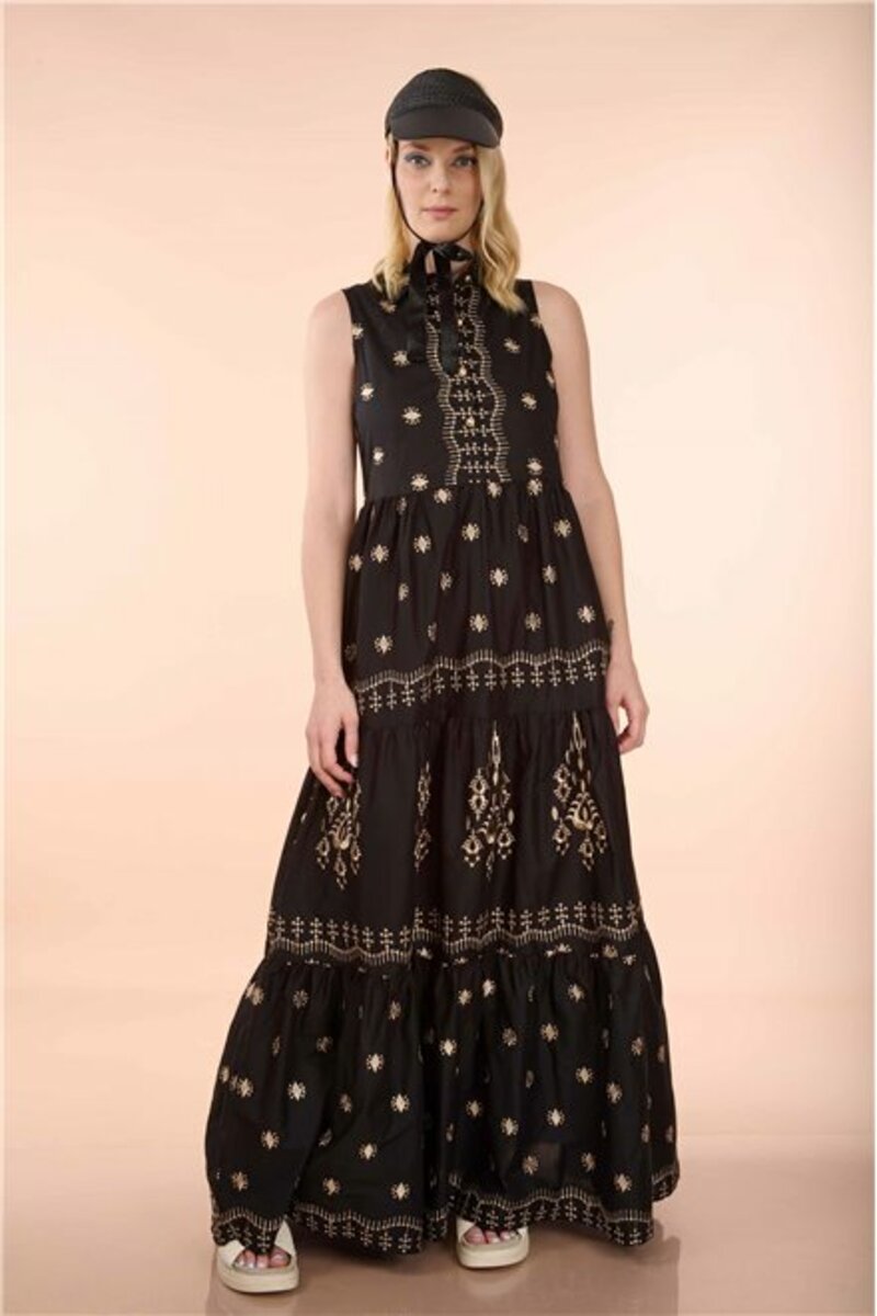 SLEEVELESS MAXI DRESS WITH EMBROIDERY.FRONT FASTENING WITH BUTTONS AND RUFFLED HEM