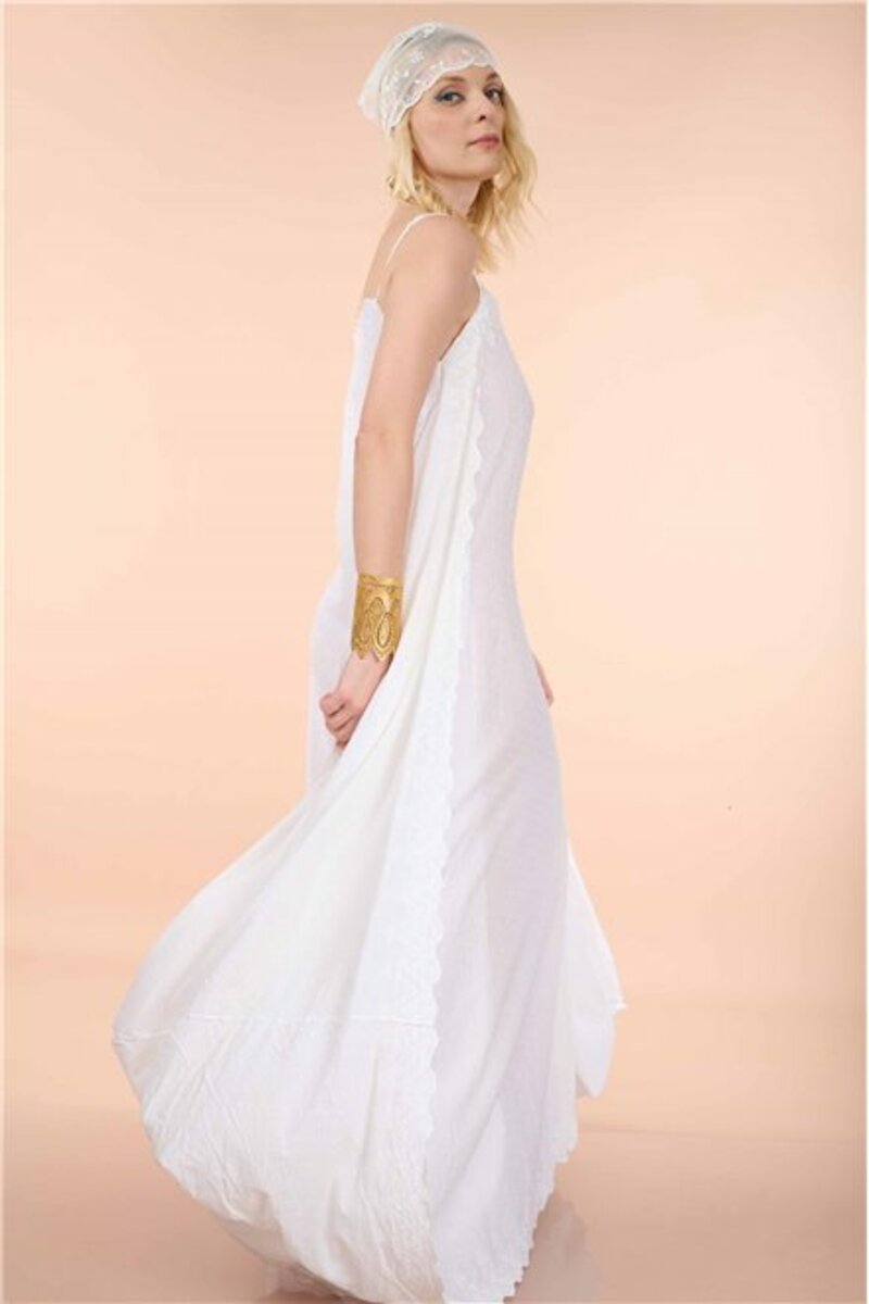 Maxi dress with openings on the side