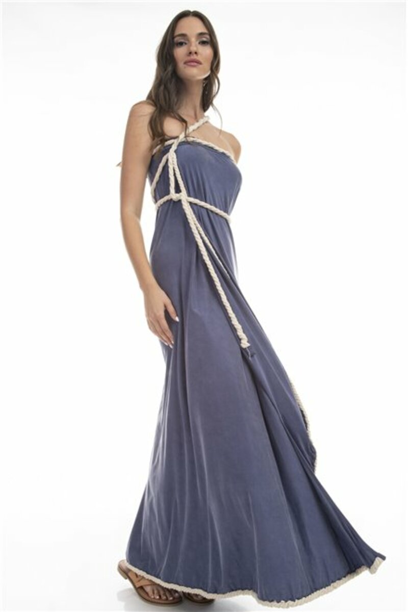 Maxi dress with thick drawstring at the end