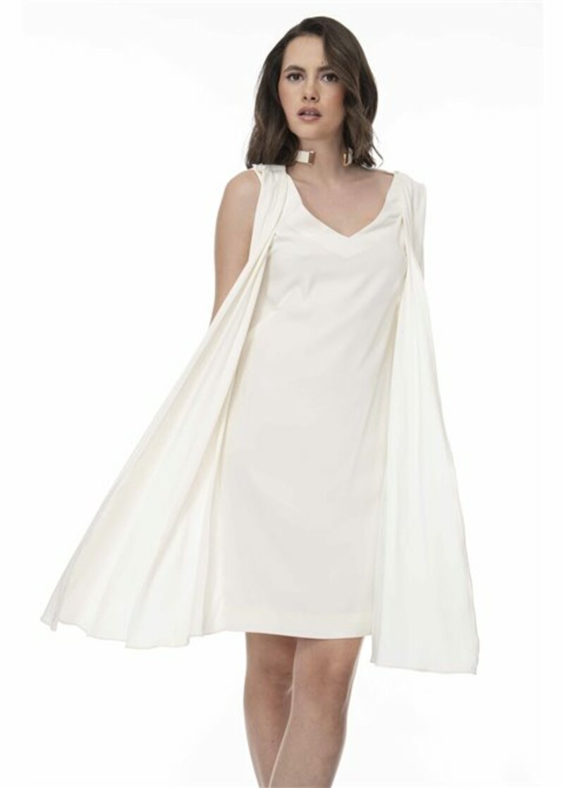 Midi dress with airy fabric on the shoulders