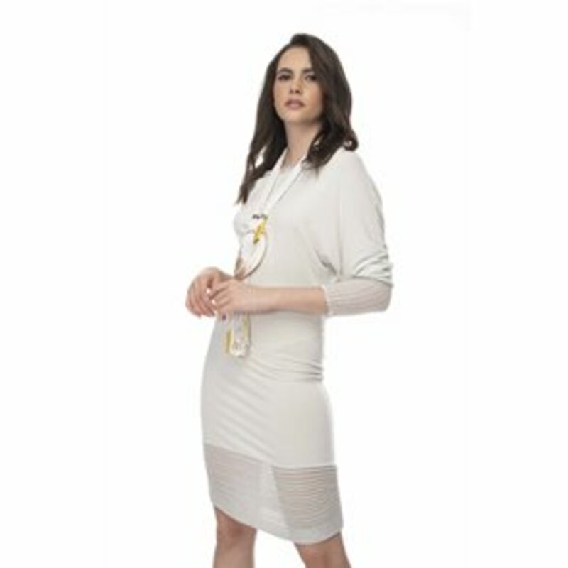 Dress with gauze on the bottom and sleeves