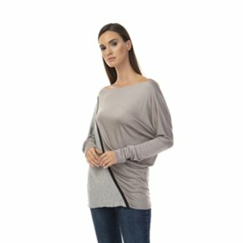 Two-tone blouse with a smiley neckline