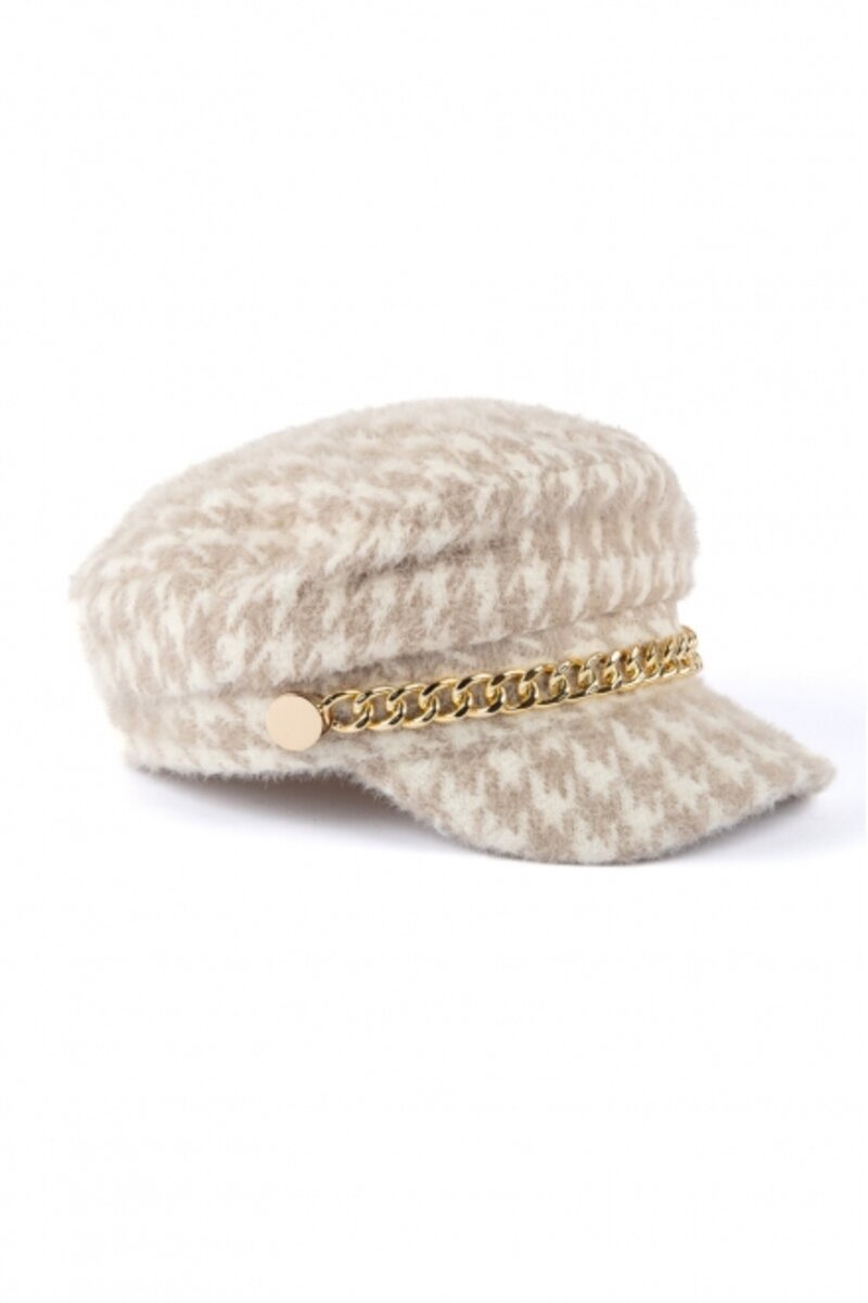 Hat with plaid brim and chain CA110