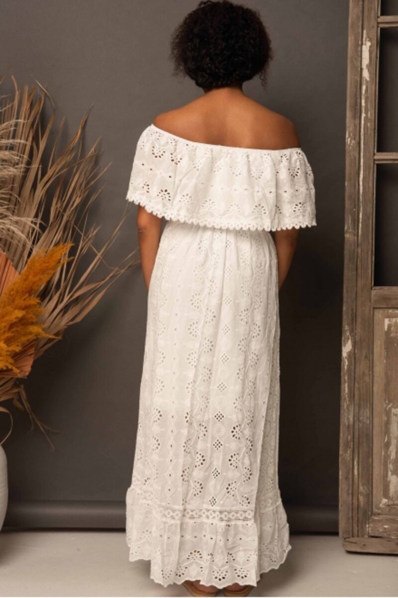 LONG DRESS WITH RUFFLES AT THE END 