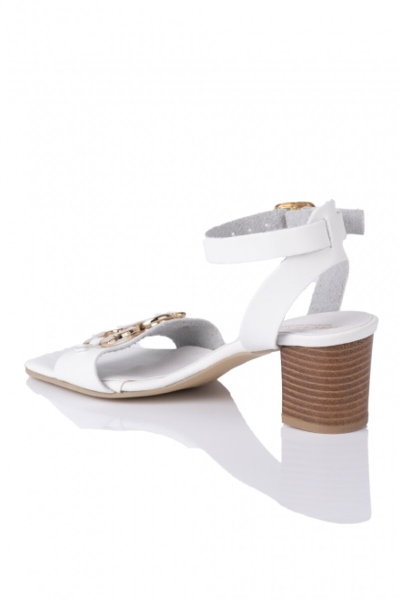 LEATHER SANDALS WITH HEEL AND METALLIC BUCKLE ON THE FRONT