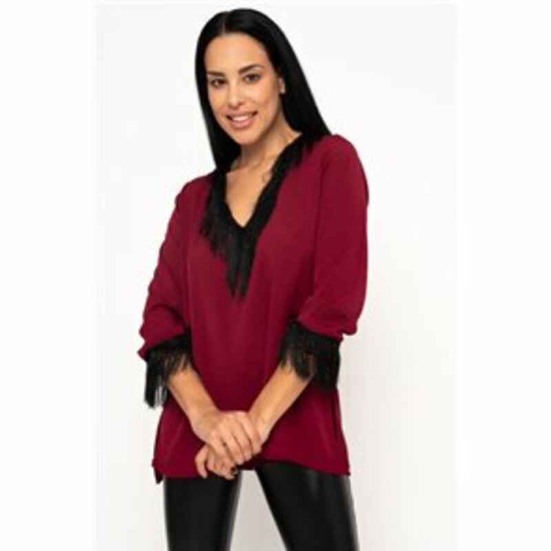 BLOUSE WITH FRICTIONS ON THE COLLAR AND ON THE SLEEVE