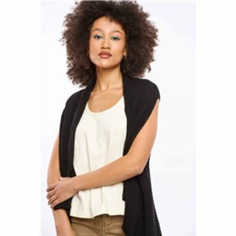 KNITTED JACKET WITHOUT SLEEVE WITH COLLAR