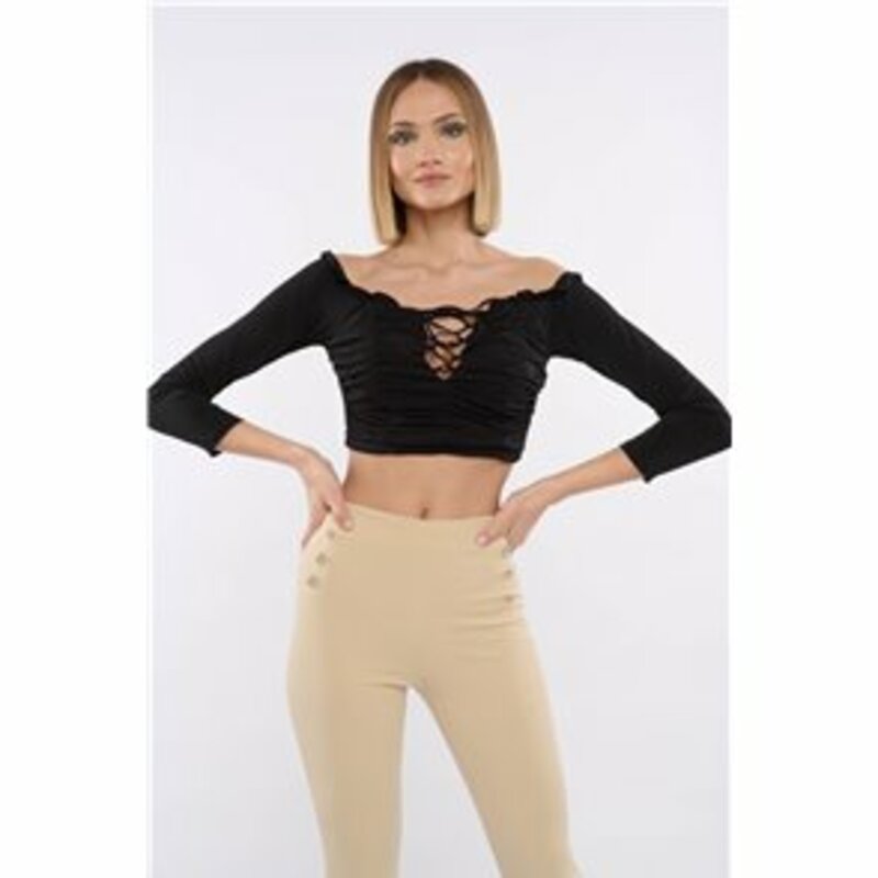 CROP TOP BLOUSE WITH RUFFLE DETAIL ON THE DECOLLETAGE