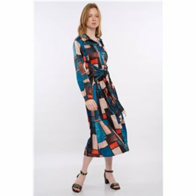 SHIRT DRESS WITH TIE AND DESIGN